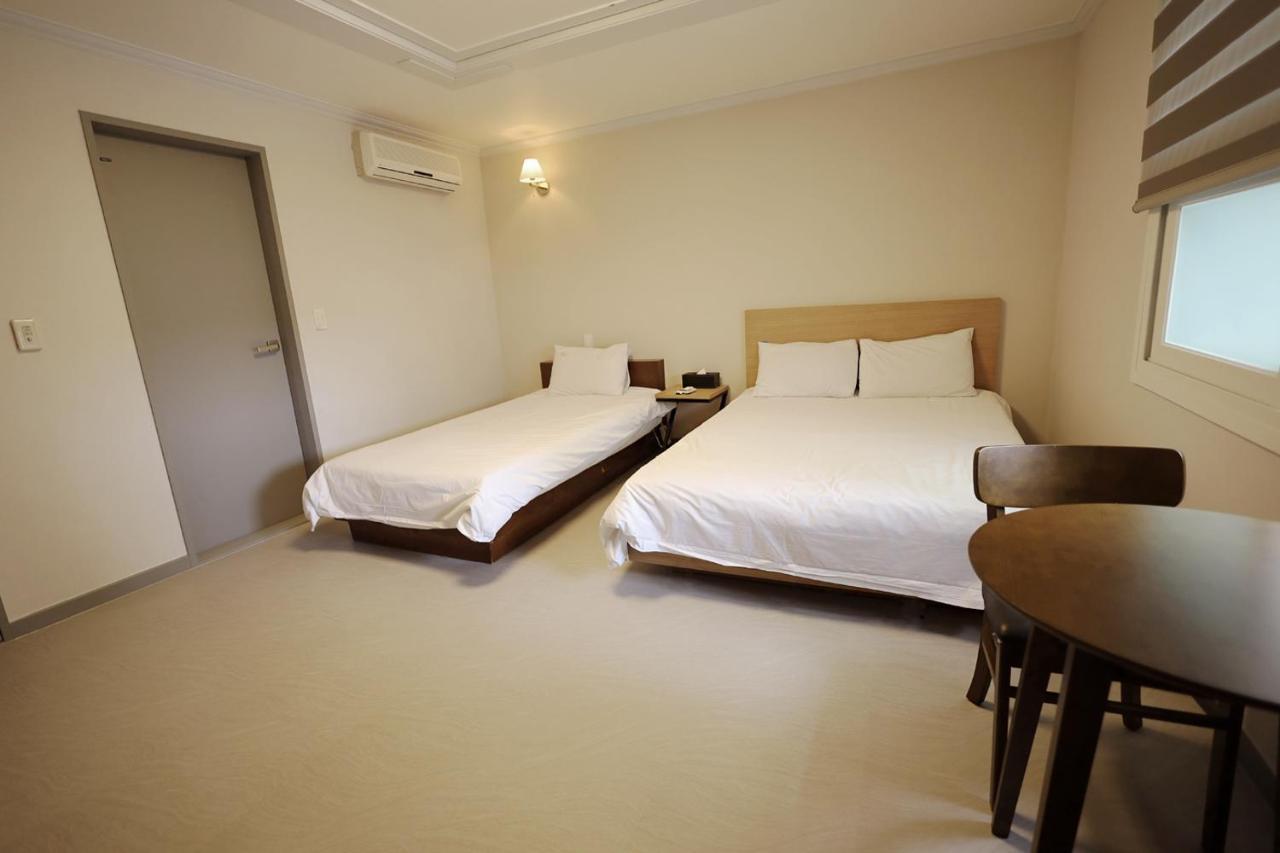 Trevi Hotel Jeju Buitenkant foto