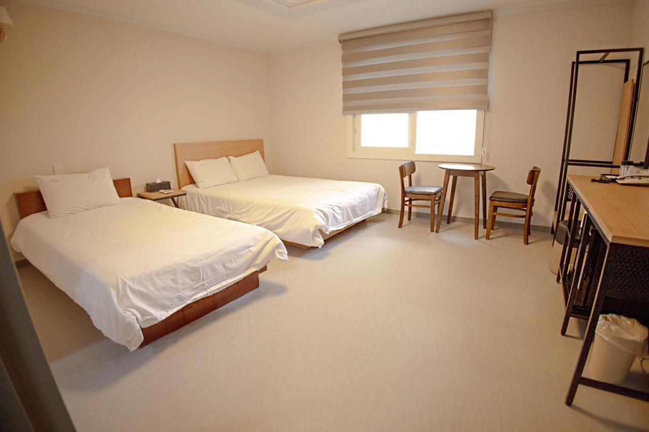 Trevi Hotel Jeju Buitenkant foto