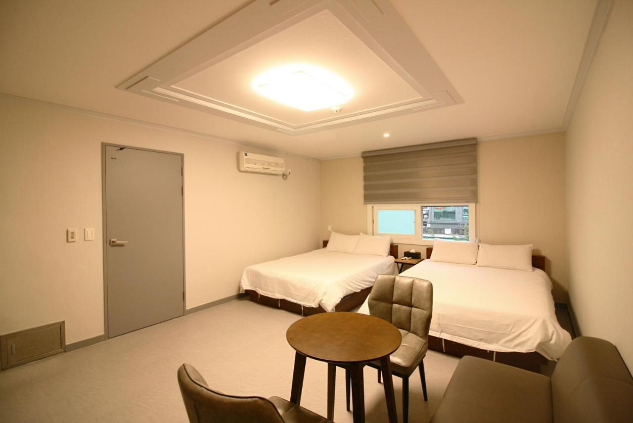Trevi Hotel Jeju Buitenkant foto