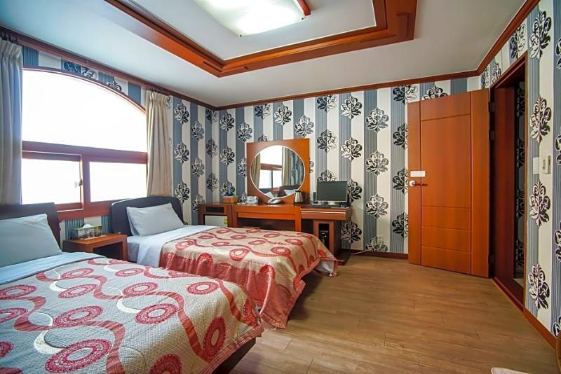 Trevi Hotel Jeju Buitenkant foto