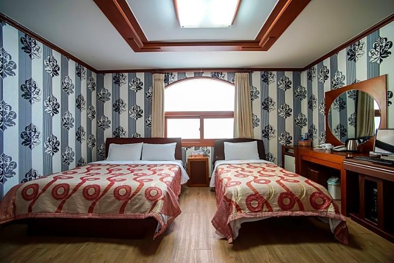 Trevi Hotel Jeju Buitenkant foto